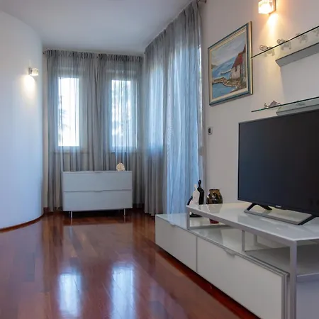 Apartmani Olga Kastela Exterior photo