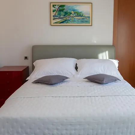 Apartmani Olga Kastela Exterior photo