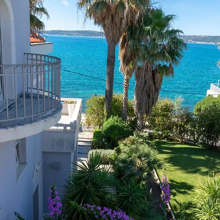 Apartmani Olga Kastela Exterior photo